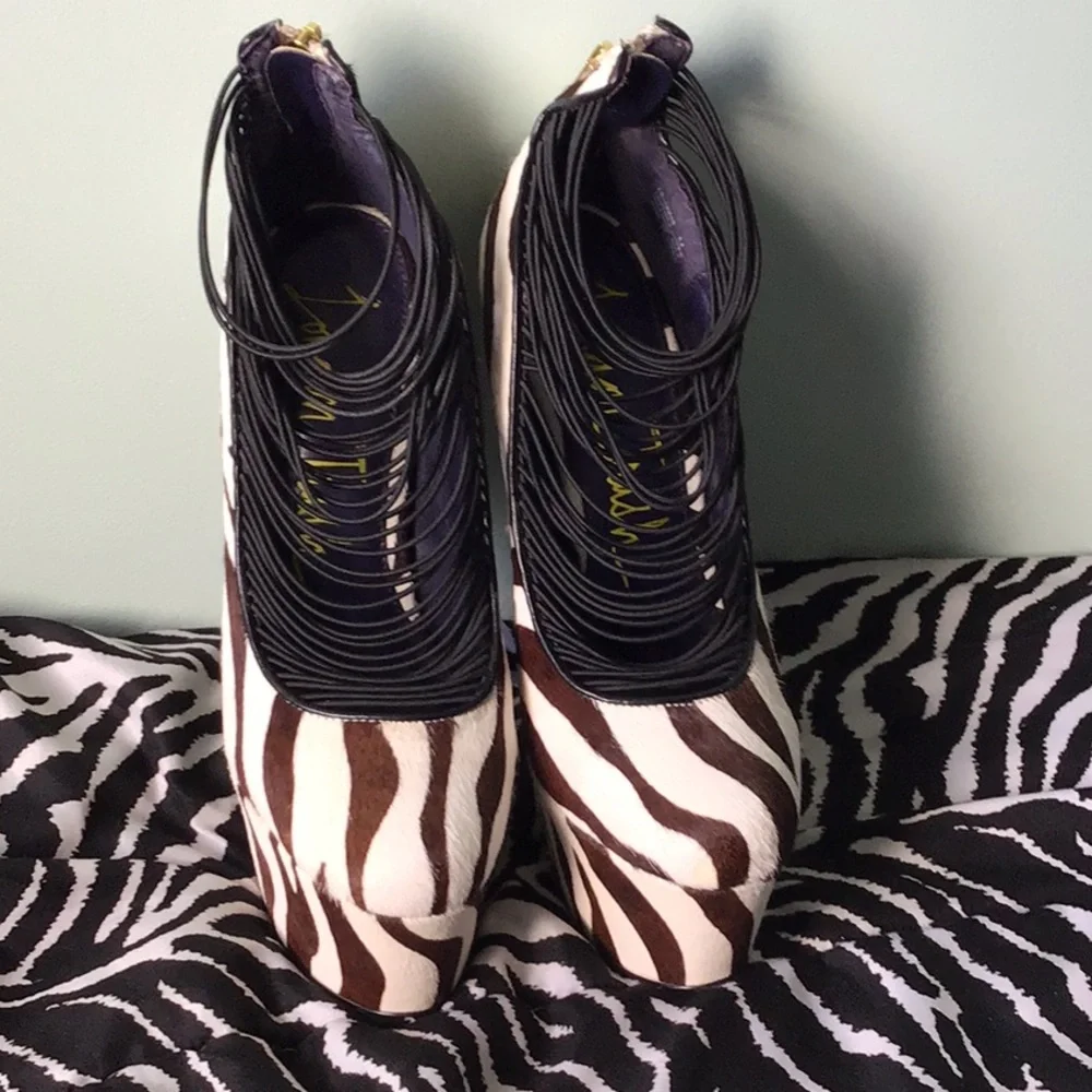 💰💰London Trash Ceres Leather Platform Heels💰💰